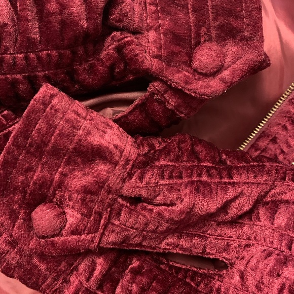 Vintage coat w/ruching & gold bead detailing - Picture 6 of 7